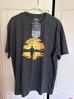 Mountain & Isles Fishing Men’s Large Tshirt Blue